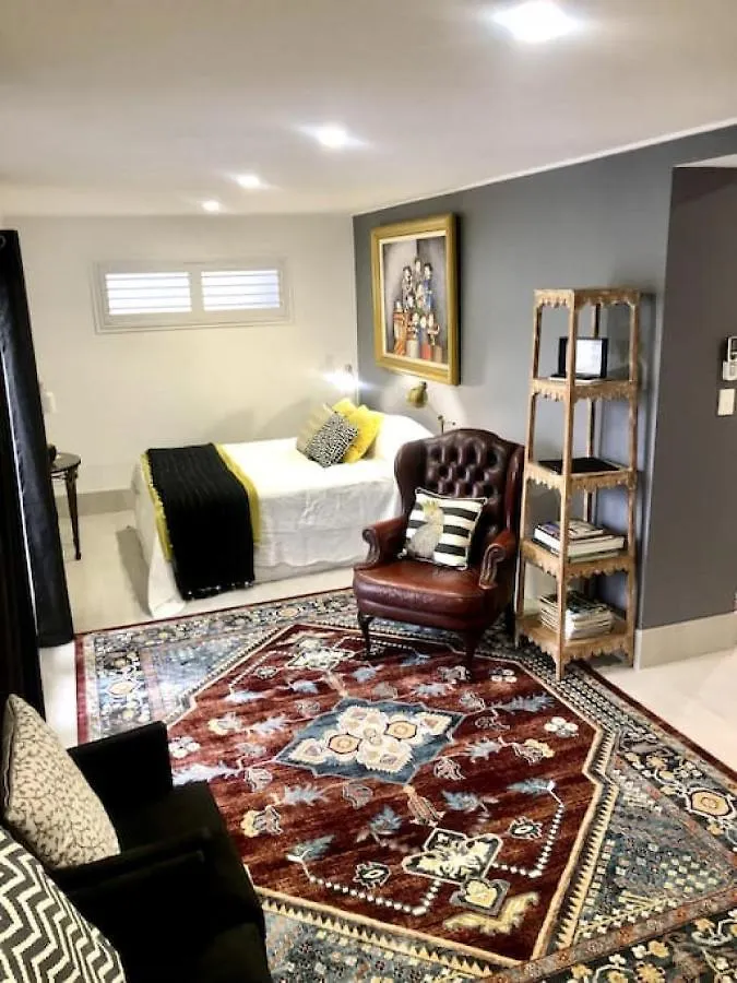 Contemporary Studio In The Heart Of Paddington Brisbane Apartment